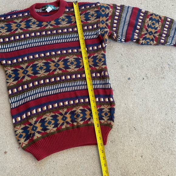 90s Vintage Knights of Round Table Pattern Knit Sweater - Picture 6 of 8